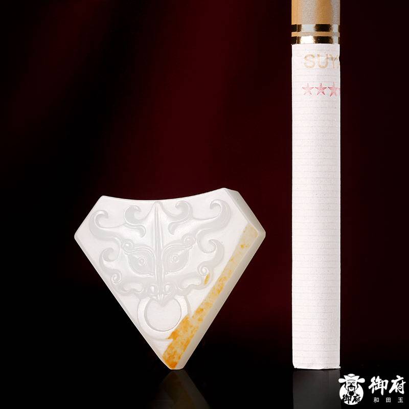 新疆和田玉洒金皮白玉籽玉挂件 仿古兽面 12克 图片9