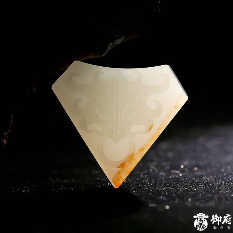 新疆和田玉洒金皮白玉籽玉挂件 仿古兽面 12克 图片10