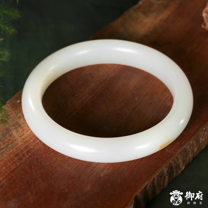 新疆和田白玉籽料灑金皮手鐲 74.8克 內(nèi)徑56.5 圖片3