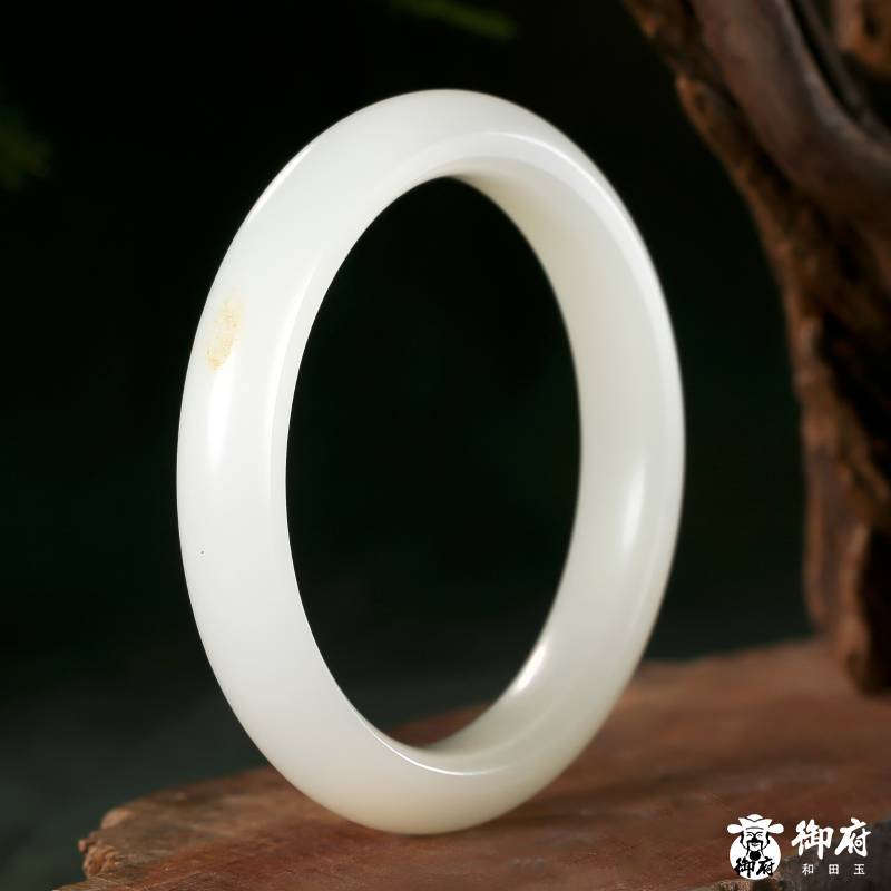 新疆和田白玉籽料灑金皮手鐲 74.8克 內(nèi)徑56.5 圖片4