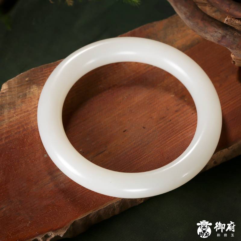 新疆和田白玉籽料灑金皮手鐲 74.8克 內(nèi)徑56.5 圖片8