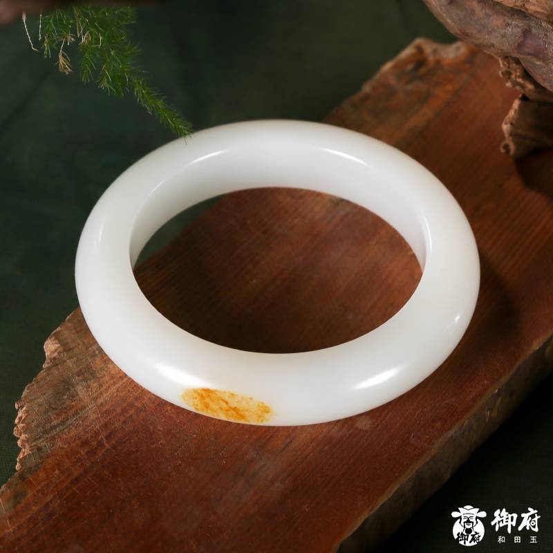 新疆和田白玉籽料灑金皮手鐲 74.8克 內(nèi)徑56.5 圖片7