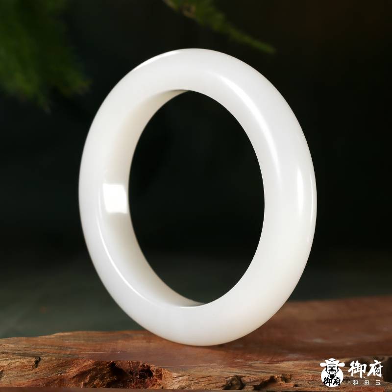 新疆和田白玉籽料灑金皮手鐲 74.8克 內(nèi)徑56.5 圖片12