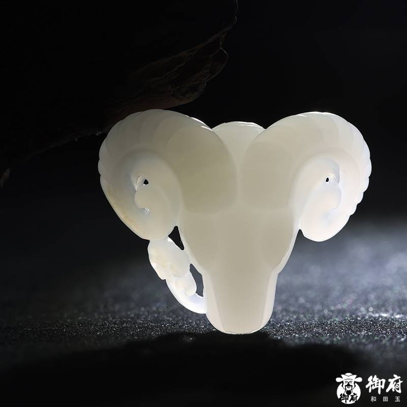 新疆和田玉原毛孔皮白玉籽玉掛件 樣樣如意 15.4克 圖片8