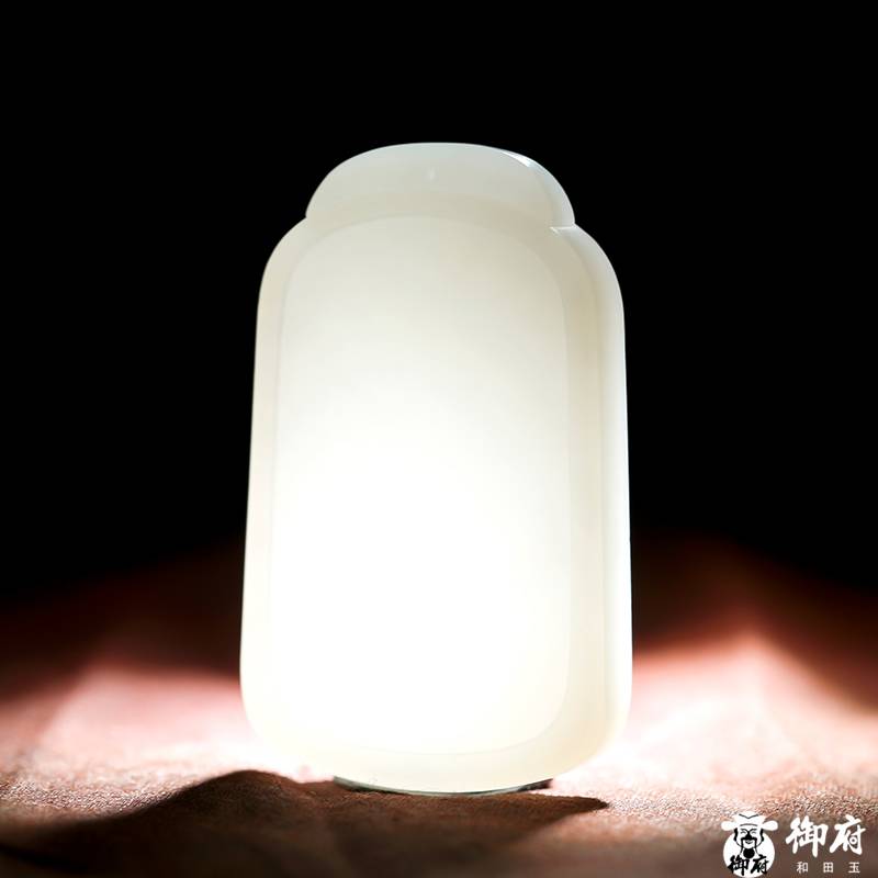 新疆和田白玉籽料 平安牌 34.2克 圖片9