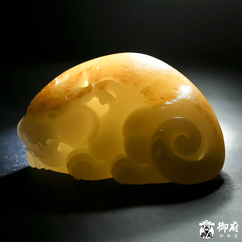 新疆和田玉黃皮白玉籽玉 招財(cái)貔貅 180.5克