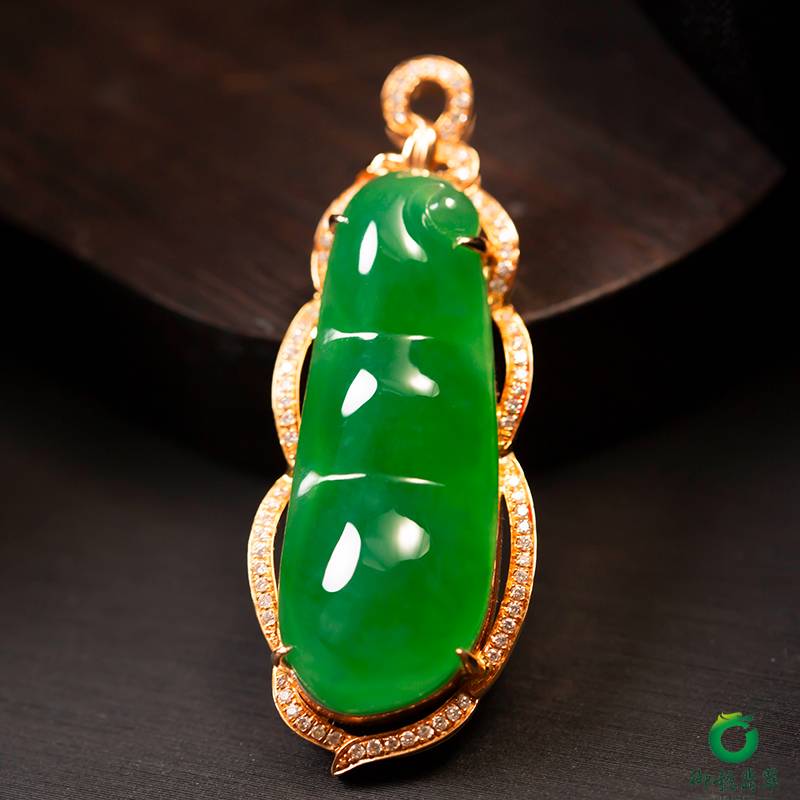 緬甸翡翠A貨18k金鑲掛件 四季豆 圖片3