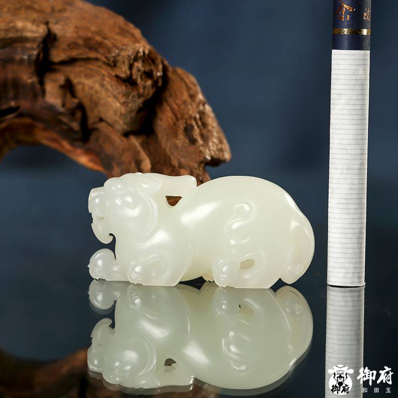 新疆和田玉原毛孔白玉籽玉掛件 貔貅 28.3克 圖片2