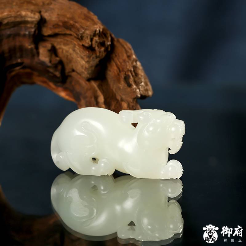 新疆和田玉原毛孔白玉籽玉掛件 貔貅 28.3克 圖片4