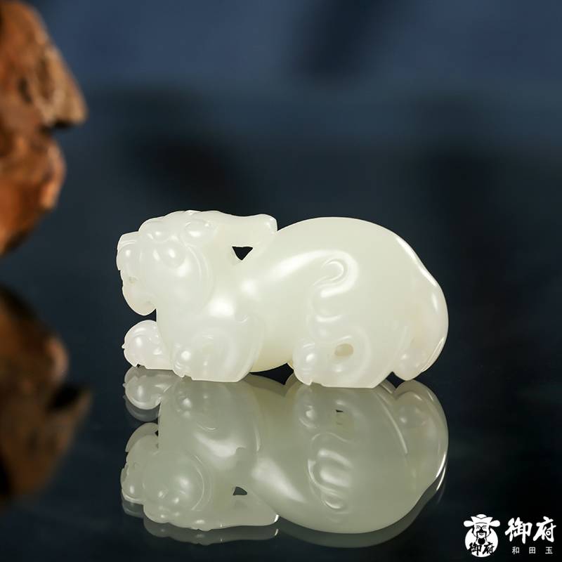 新疆和田玉原毛孔白玉籽玉掛件 貔貅 28.3克 圖片3