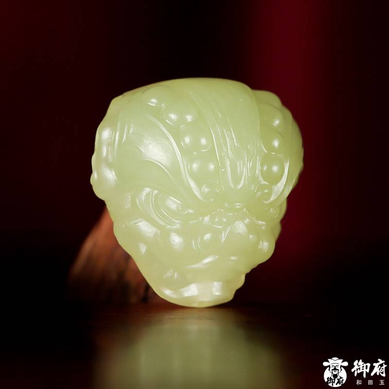 新疆和田玉黃玉掛件 守護(hù) 9.2克 圖片4