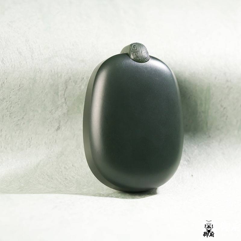 新疆和田黑青玉平安無事牌 27克