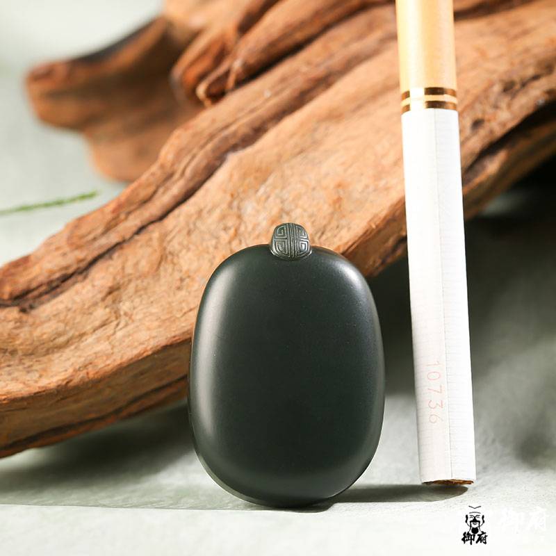 新疆和田黑青玉平安無事牌 27克 圖片5