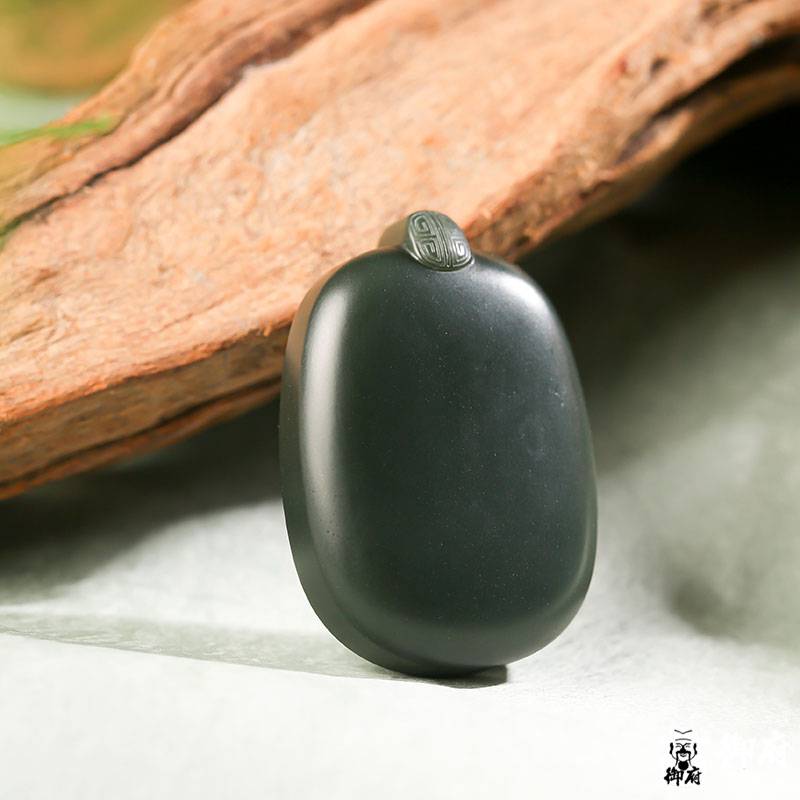 新疆和田黑青玉平安無事牌 27克 圖片6