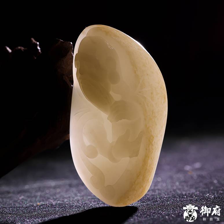 新疆和田玉秋梨皮白玉籽玉 掛件 鬼谷子 81.2克 圖片8