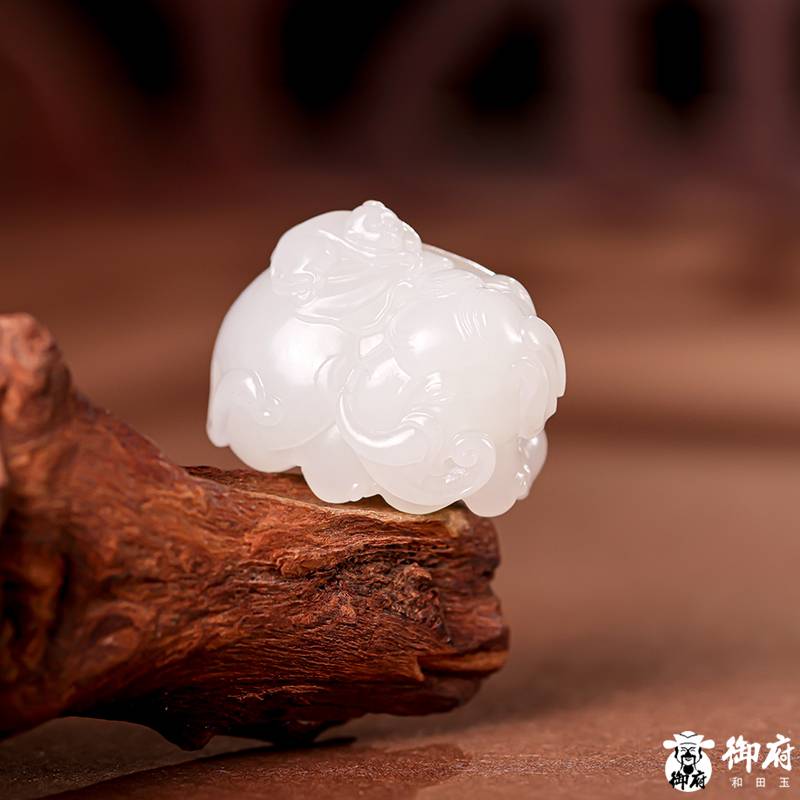 新疆和田玉灑金皮白玉籽料掛件 封侯拜相 16.7克 圖片3