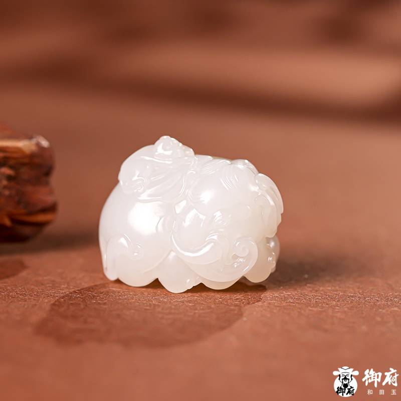 新疆和田玉灑金皮白玉籽料掛件 封侯拜相 16.7克 圖片5