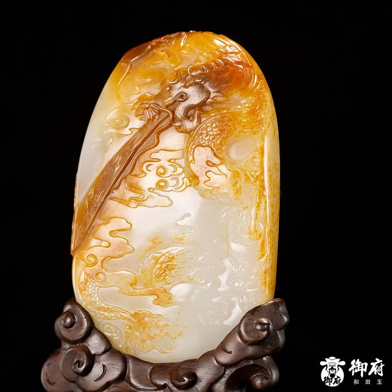 新疆和田紅皮白玉籽料插牌擺件 飛龍?jiān)谔?276.5g 圖片2