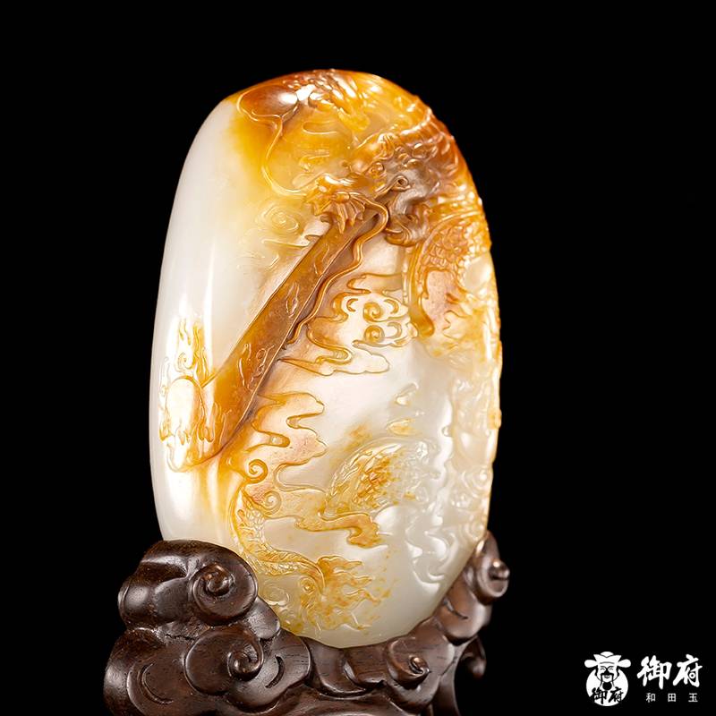 新疆和田紅皮白玉籽料插牌擺件 飛龍?jiān)谔?276.5g 圖片4