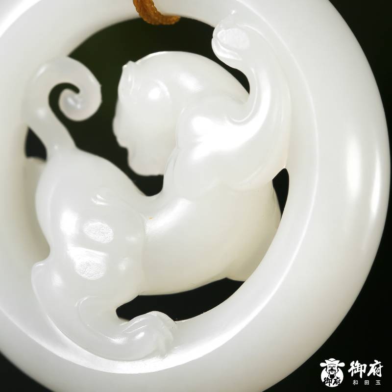 新疆和田玉白子籽玉挂件 虎环 46g 图片2