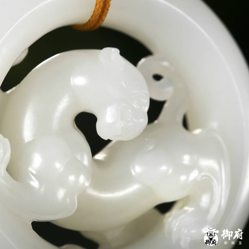 新疆和田玉白子籽玉挂件 虎环 46g 图片5