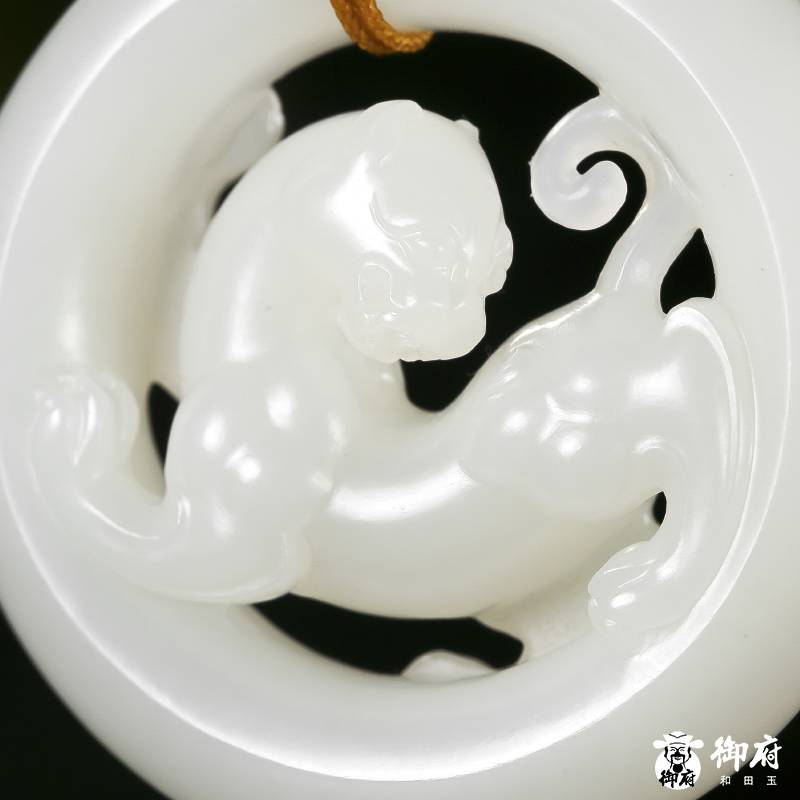 新疆和田玉白子籽玉挂件 虎环 46g 图片7