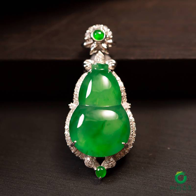 緬甸翡翠A貨18K金鑲鉆冰種滿綠掛件 福祿 5.3克