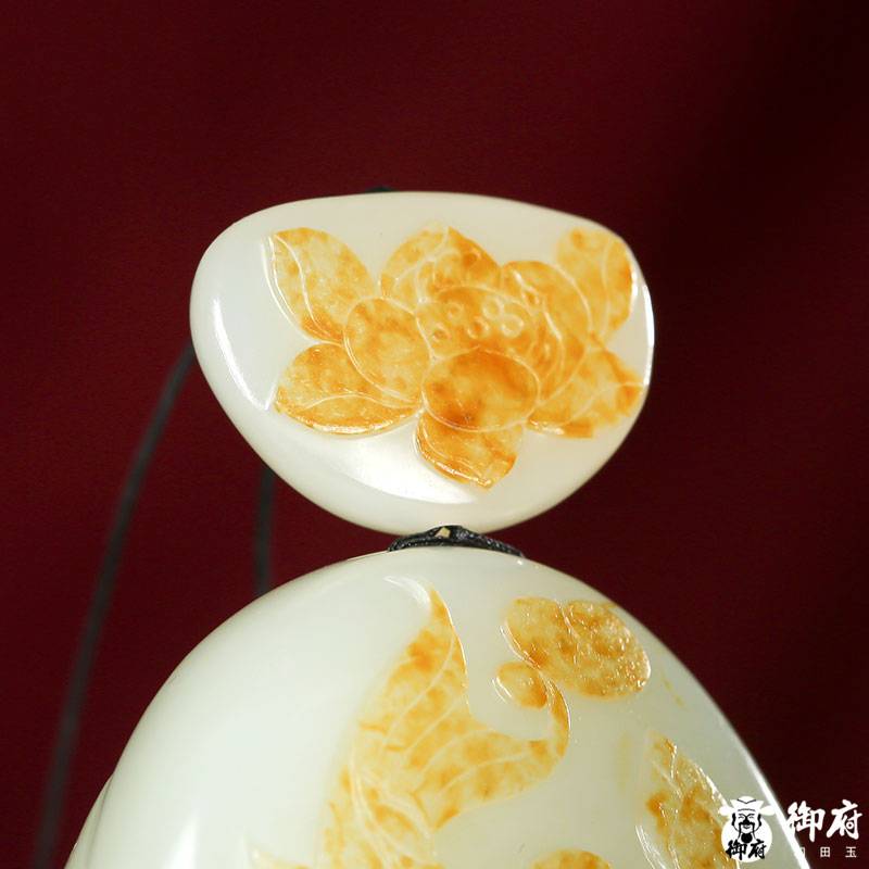 新疆和田玉黃皮白玉籽玉把件 連年有余 91.3克 圖片7