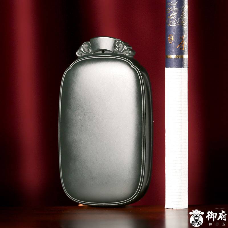 新疆和田玉青玉籽料 平安無事牌 59.3克 圖片4