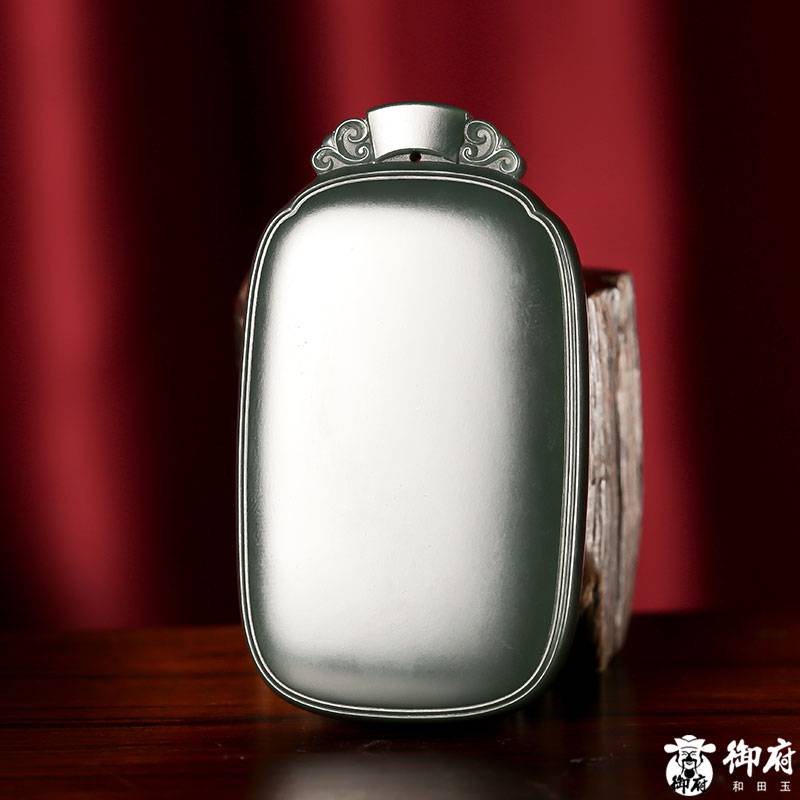 新疆和田玉青玉籽料 平安無事牌 59.3克 圖片8