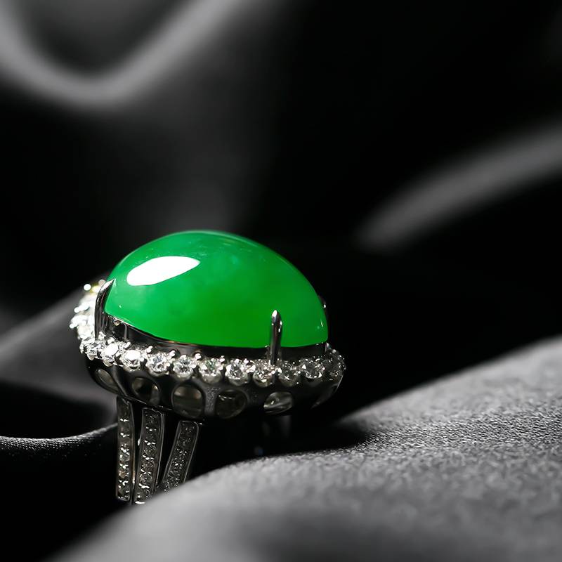 緬甸翡翠18k金鉆鑲冰種滿綠戒指吊墜兩用款 18.3克 內(nèi)徑17mm 圖片2