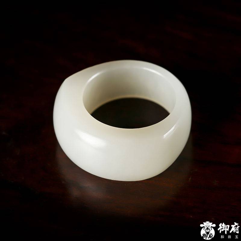 新疆和田玉白玉籽玉扳指 8.3克 圖片7