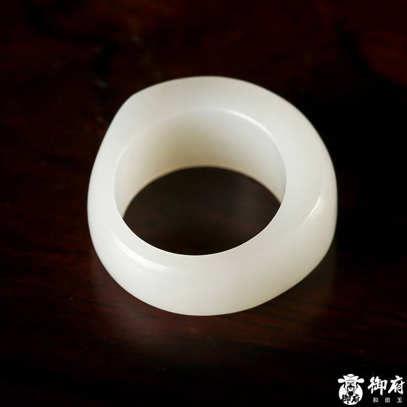 新疆和田玉白玉籽玉扳指 8.3克 圖片8