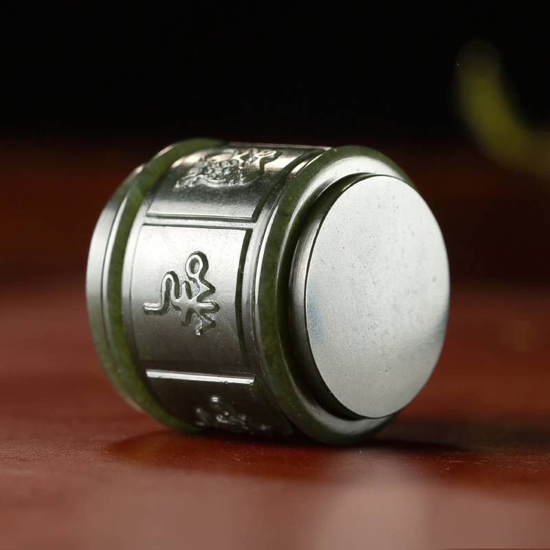 新疆和田玉青玉戒指 六字真言 32.7克