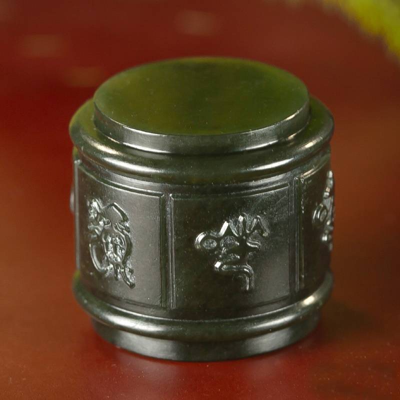 新疆和田玉青玉戒指 六字真言 32.7克 图片3