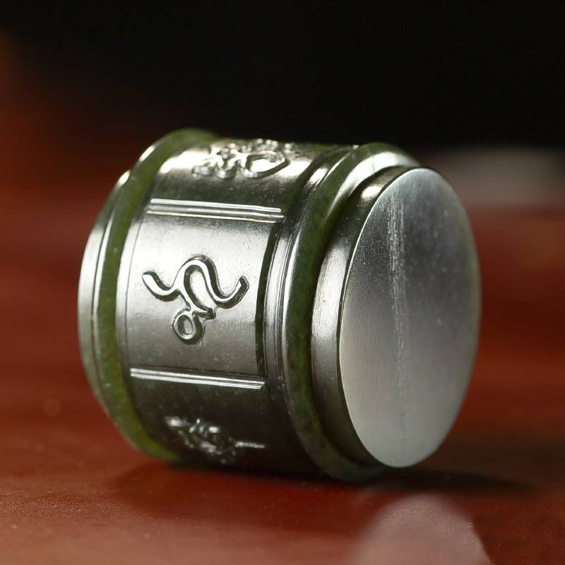 新疆和田玉青玉戒指 六字真言 32.7克 图片4