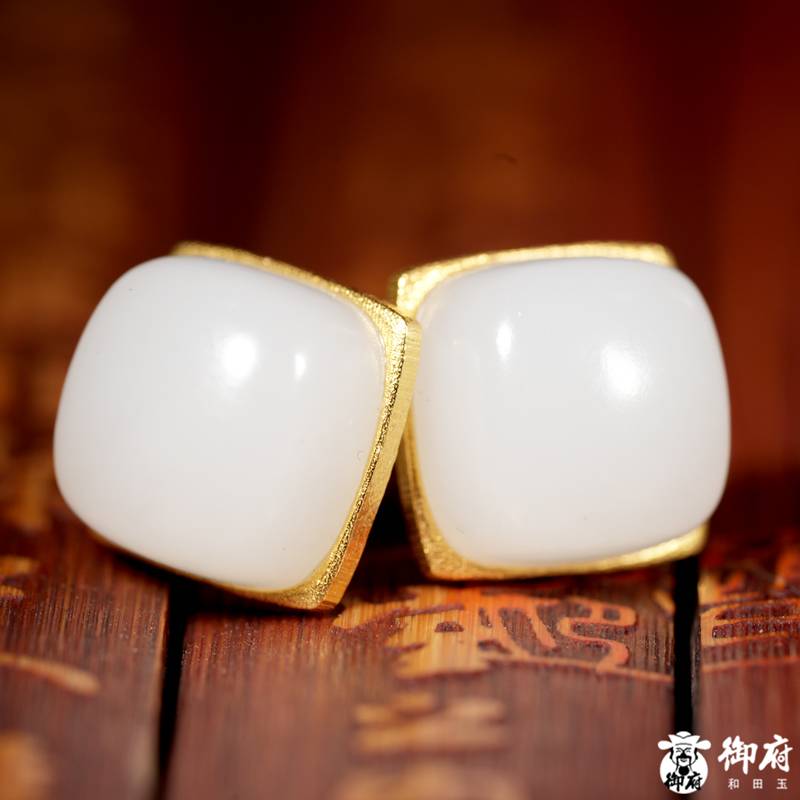 新疆和田玉白玉籽玉耳钉 暖玉方糖 2.8克 图片3