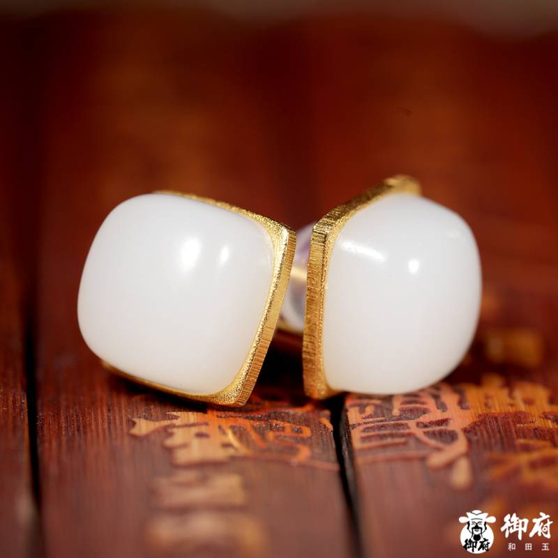 新疆和田玉白玉籽玉耳钉 暖玉方糖 2.8克 图片4