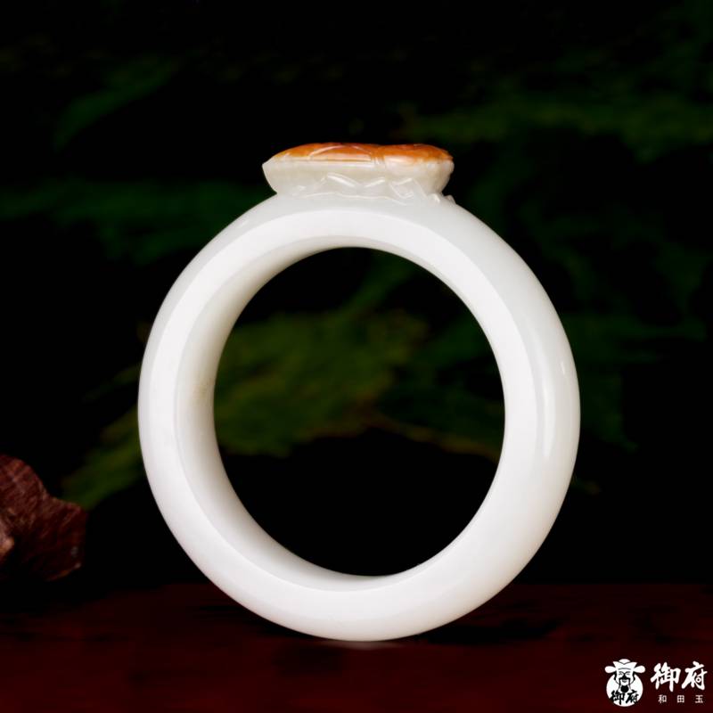 新疆和田玉红皮白玉籽玉手镯 一鸣惊人 内径57.0mm 119.2克 图片3