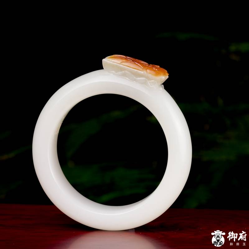新疆和田玉红皮白玉籽玉手镯 一鸣惊人 内径57.0mm 119.2克 图片6