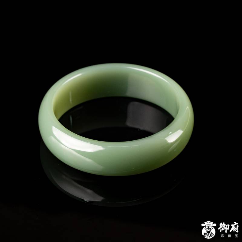 新疆和田玉青玉籽玉 手镯 69.8克 内径58.8mm 图片4