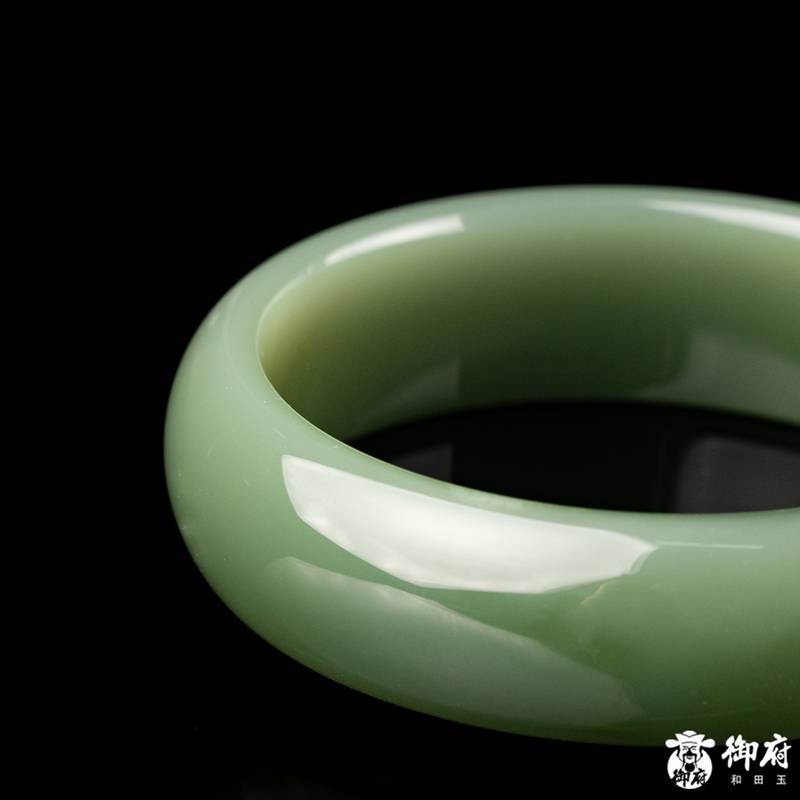 新疆和田玉青玉籽玉 手镯 69.8克 内径58.8mm 图片5