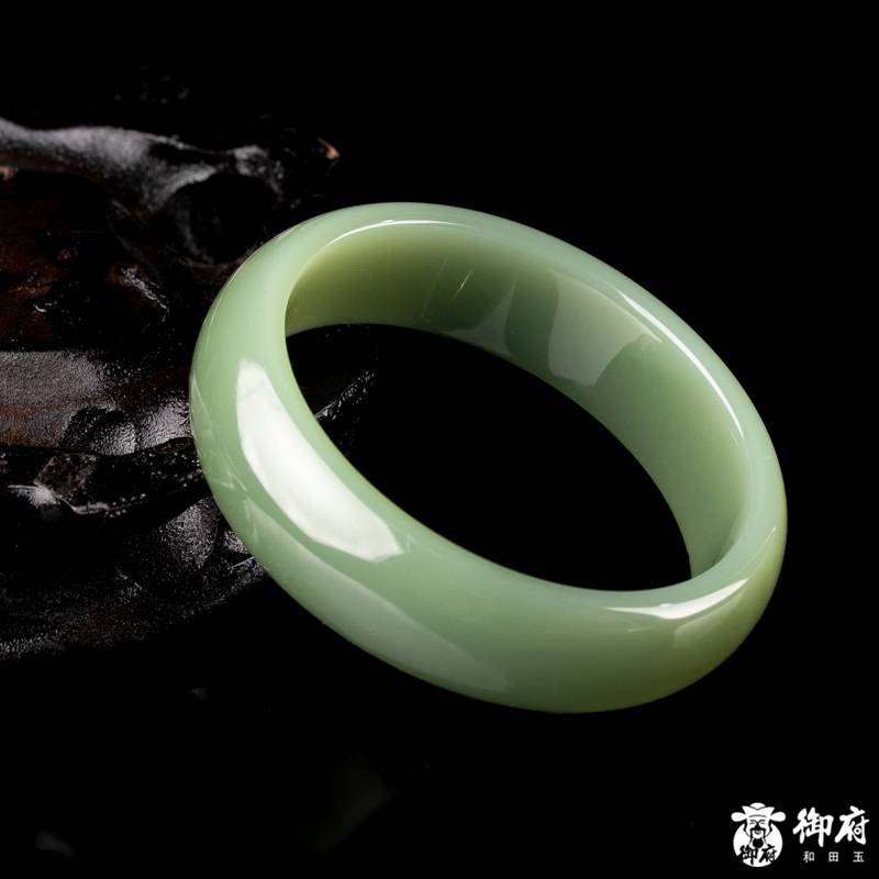 新疆和田玉青玉籽玉 手镯 69.8克 内径58.8mm 图片6