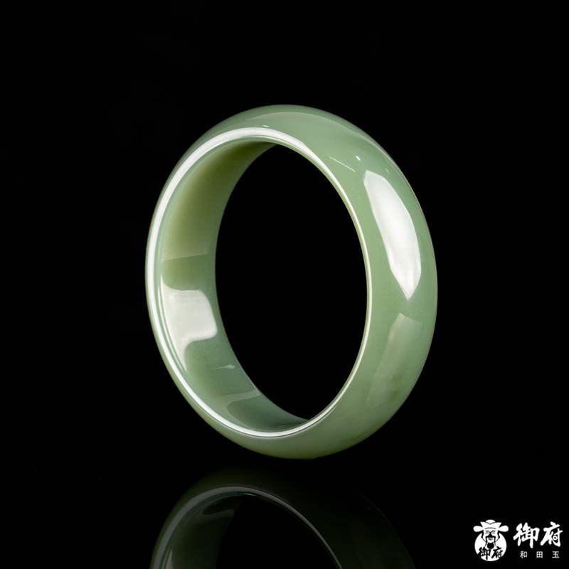 新疆和田玉青玉籽玉 手镯 69.8克 内径58.8mm 图片8