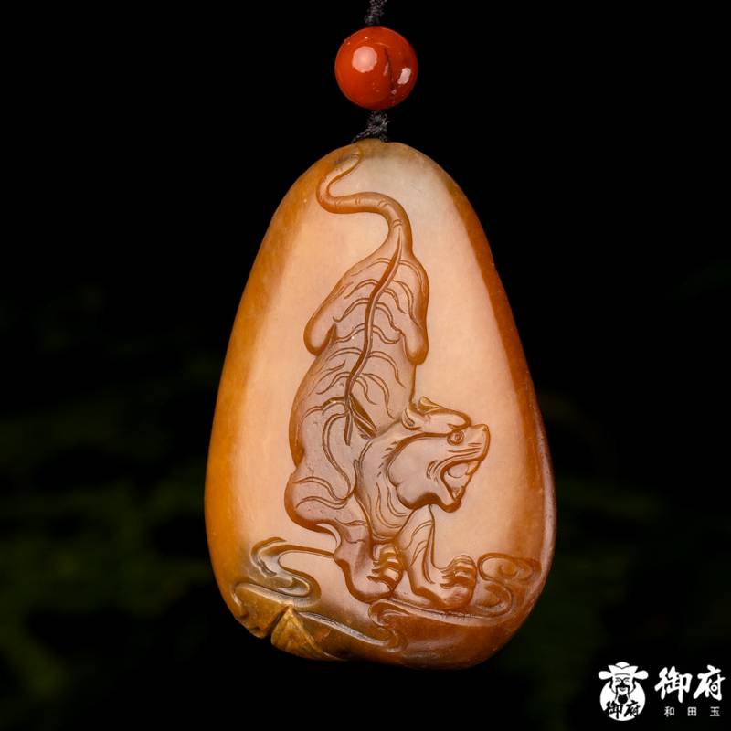 新疆和田玉紅皮黃沁籽玉把件 龍騰虎躍 95克 圖片9