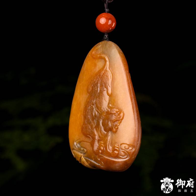 新疆和田玉紅皮黃沁籽玉把件 龍騰虎躍 95克 圖片4