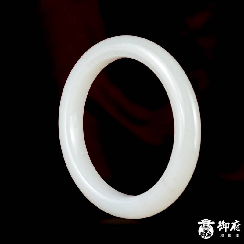 新疆和田玉青花籽玉手镯 50.8克 内径56.5mm 图片4
