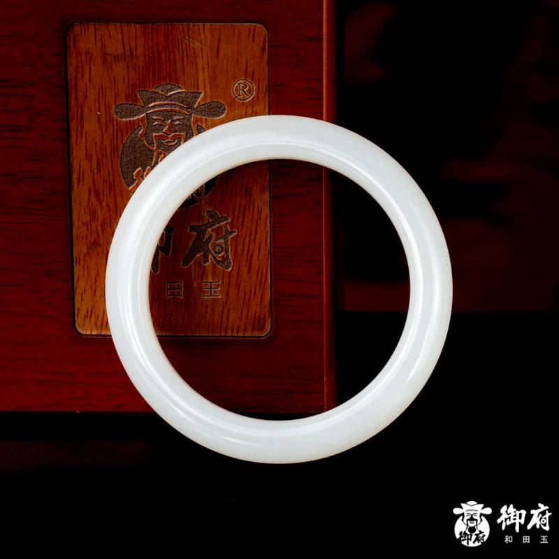 新疆和田玉青花籽玉手镯 50.8克 内径56.5mm 图片5