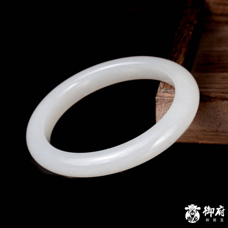 新疆和田玉青花籽玉手镯 50.8克 内径56.5mm 图片6