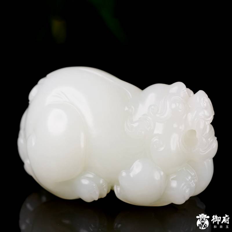 新疆和田玉原毛孔皮白玉籽玉 把件 瑞貅守禄 190.3克 图片3